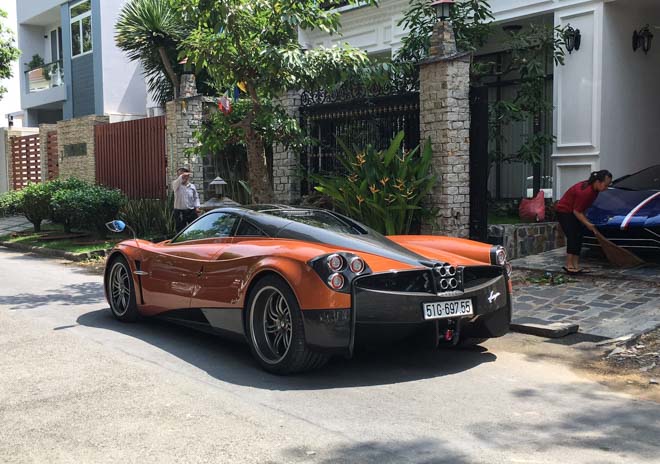 Siêu xe Pagani Huayra tại Việt Nam khoác lên mình lớp decal độc lạ - 13