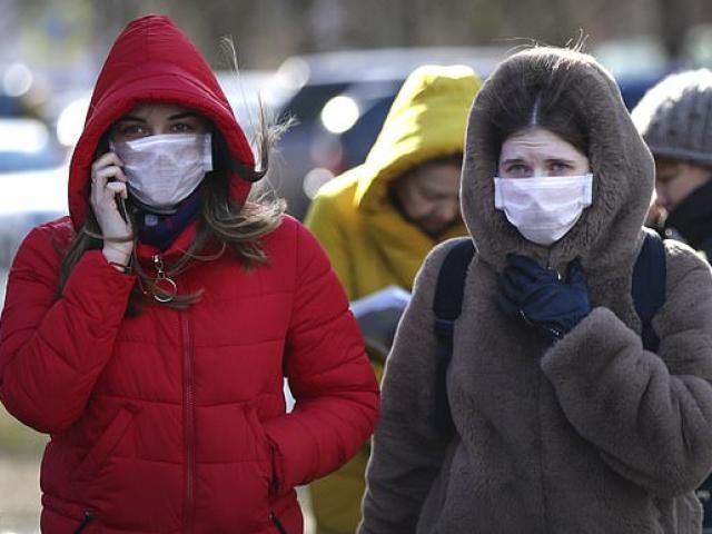 Thế giới - Lithuania: Chồng nhốt vợ trong phòng tắm, gọi cảnh sát vì nghi nhiễm Covid-19