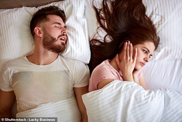 Ngủ ngáy khiến người chung giường gặp phải tình trạng sức khỏe tồi tệ này - 1