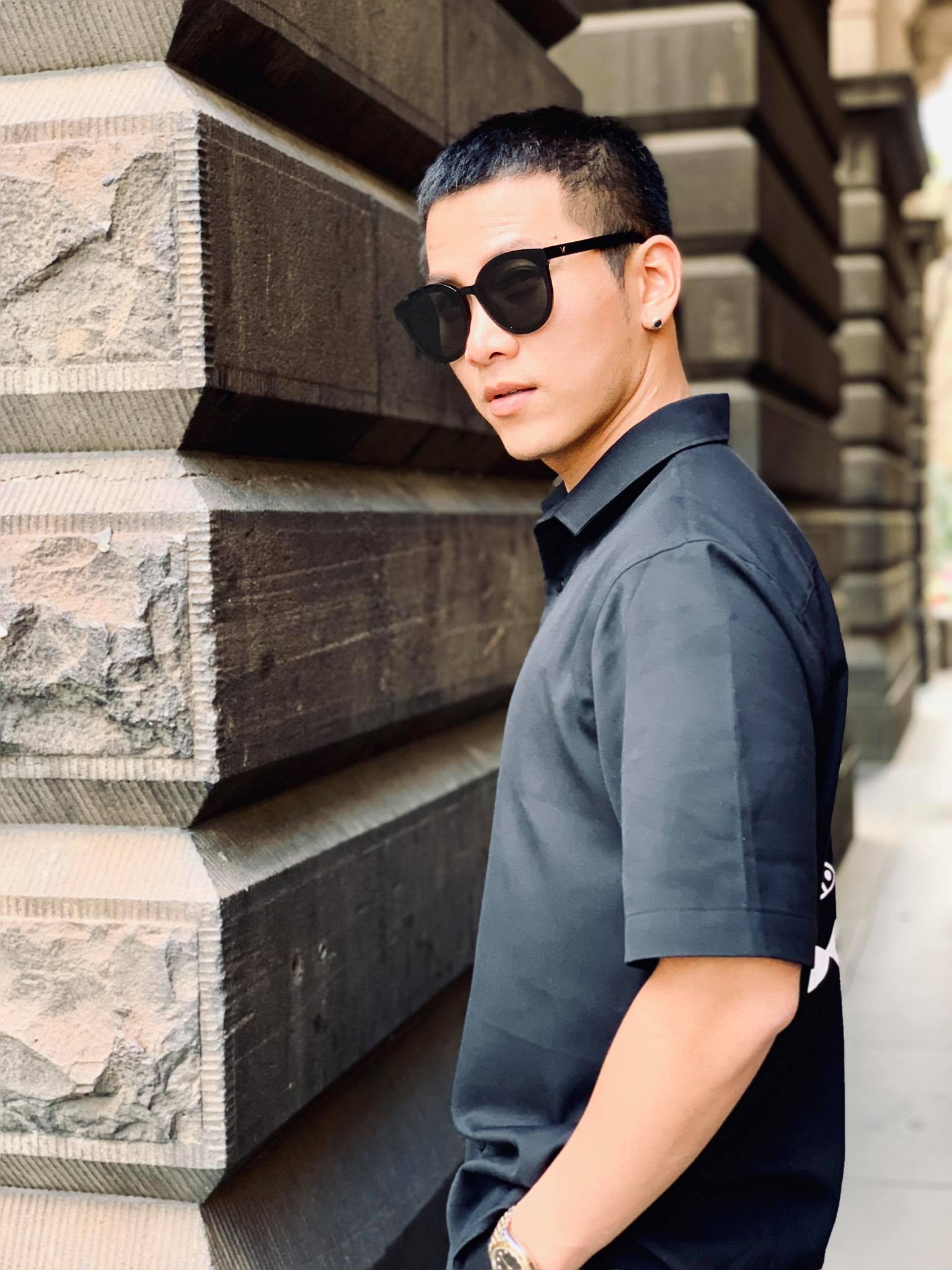 Nam ca sĩ bị nghi lộ clip nhạy cảm nơi công cộng khiến dân mạng xôn xao - 2