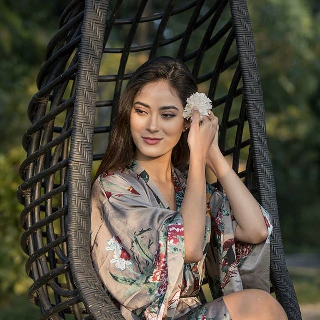 Người đàn bà đẹp nhất Nepal: Khi sống ảo để đẹp hoàn hảo dễ gây bất hạnh - 8