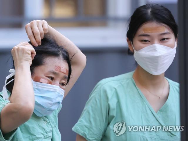 Hàn Quốc: Số người xuất viện kỷ lục từ đầu dịch, tổng ca nhiễm Covid-19 hơn 5.700