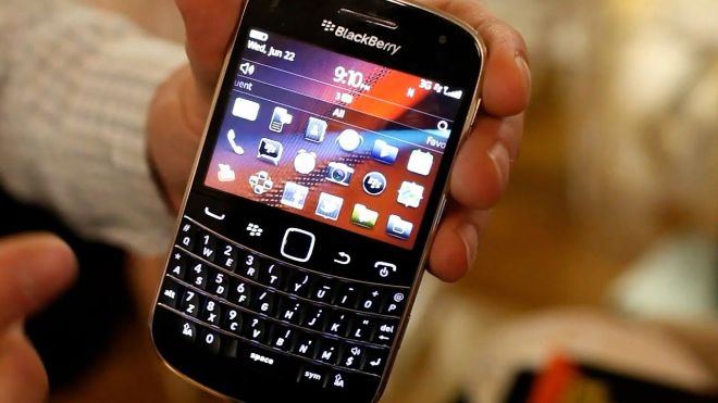 Bạn có còn nhớ những chiếc điện thoại BlackBerry nổi tiếng này? - 4