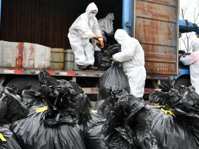 Trung Quốc: Vật lộn với núi rác thải y tế khổng lồ do dịch Covid-19