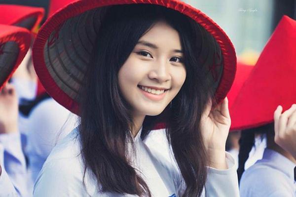 Dân mạng "mệt tim" với loạt ảnh áo dài trắng của nữ sinh Dược: Crush quốc dân là đây chứ đâu - 9