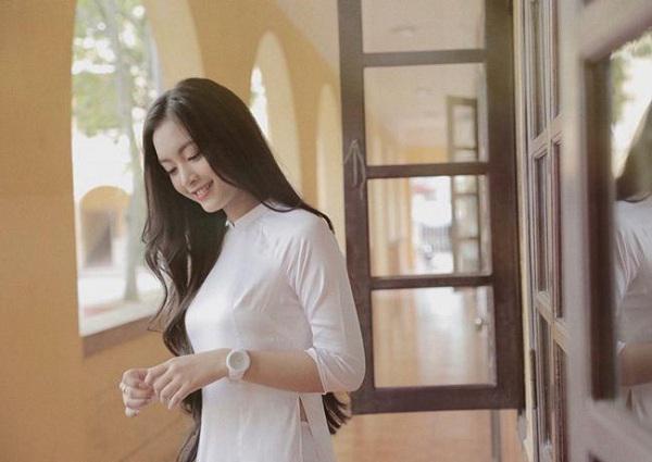Dân mạng "mệt tim" với loạt ảnh áo dài trắng của nữ sinh Dược: Crush quốc dân là đây chứ đâu - 8