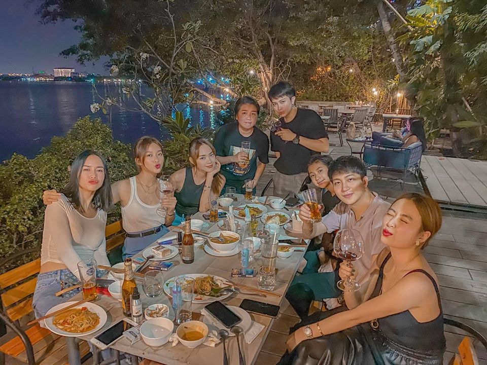 Giữa tin đồn "ăn cơm trước kẻng", Hoàng Thuỳ Linh lại để lộ điểm bất thường này - 3