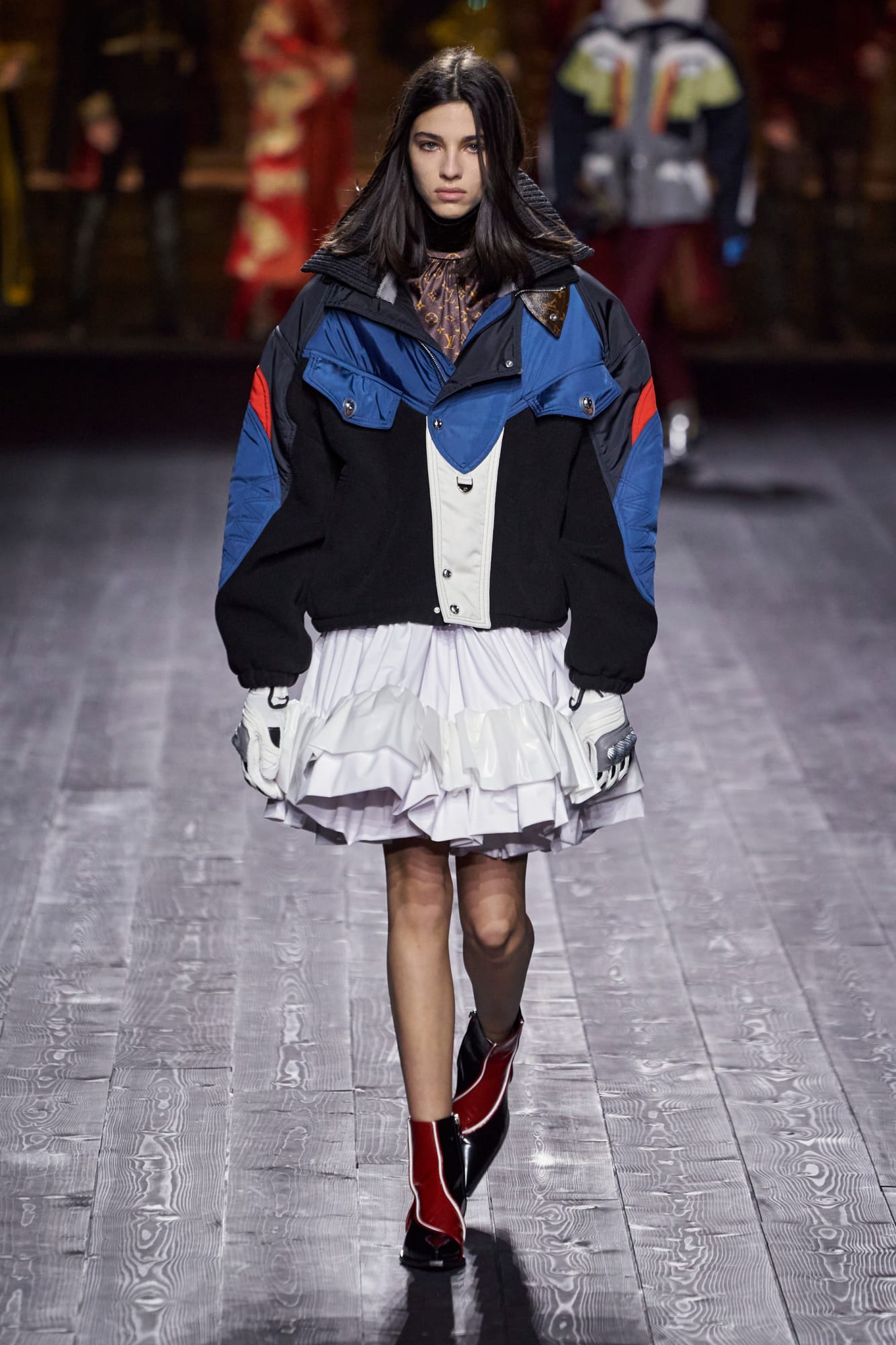 Louis Vuitton có những chiếc áo jacket, parka đáng mơ ước nhất - 2