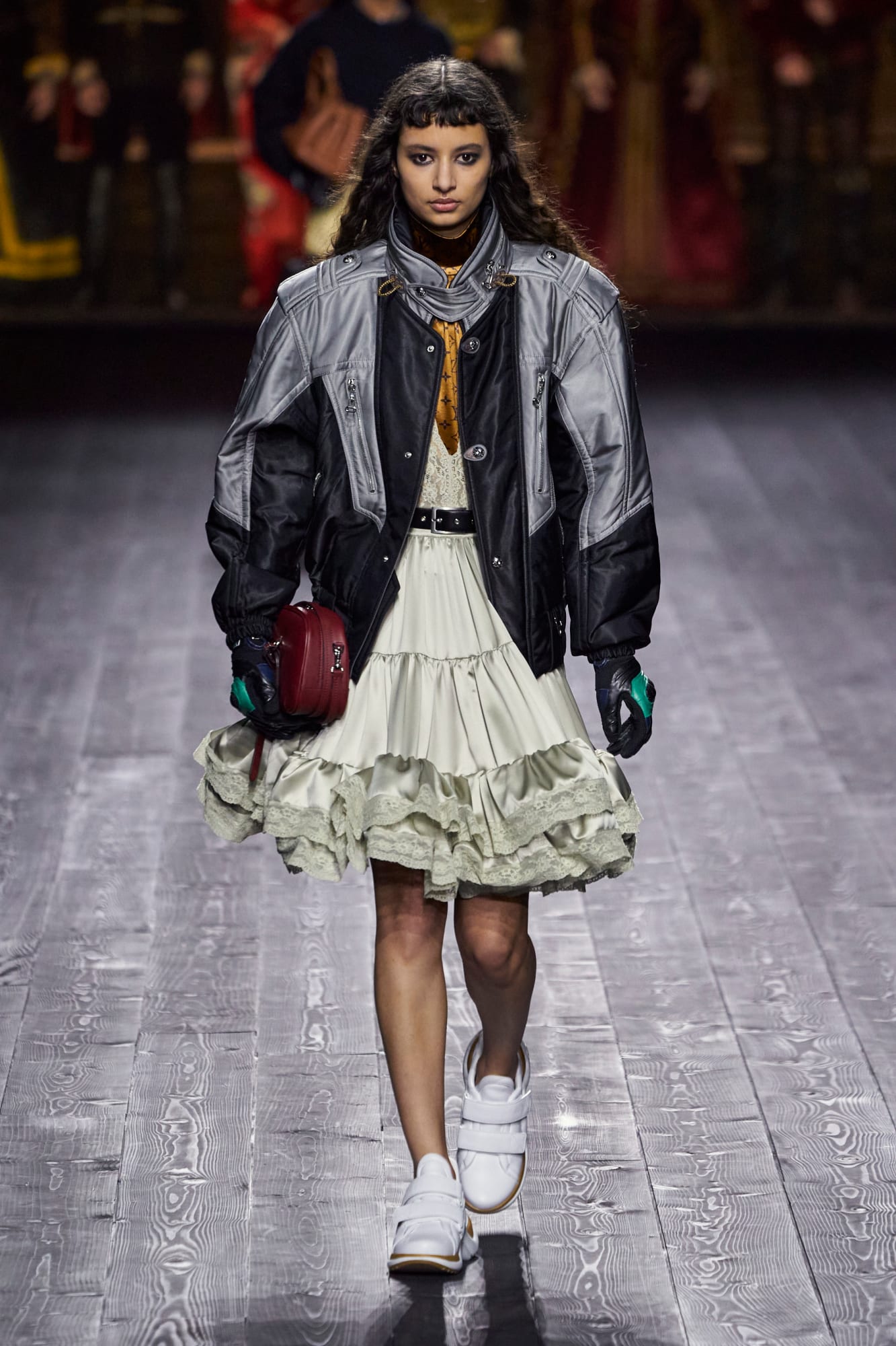 Louis Vuitton có những chiếc áo jacket, parka đáng mơ ước nhất - 10
