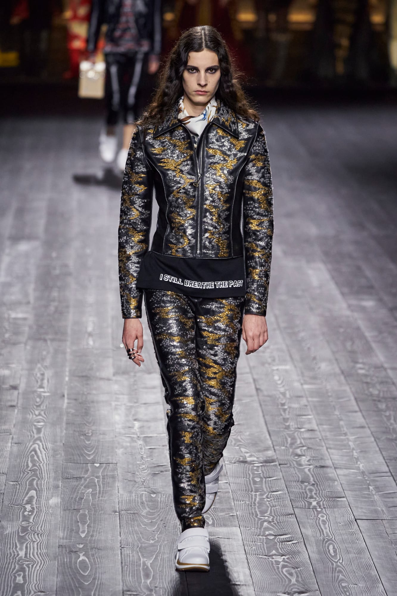 Louis Vuitton có những chiếc áo jacket, parka đáng mơ ước nhất - 12