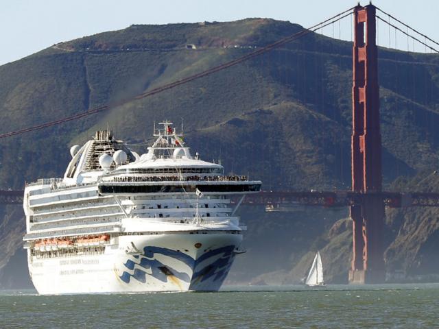 Thế giới - Đến lượt Mỹ cách ly du thuyền chở 2.500 khách vì 21 người nghi nhiễm Covid-19