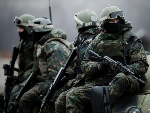 Media - Đặc nhiệm Nga huấn luyện "tả xung hữu đột" như phim hành động