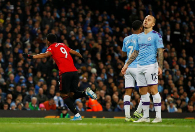 Martial từng có pha làm bàn đẹp mắt giúp MU thắng Man City 2-1 trên sân Etihad ở vòng 16 giải Ngoại hạng Anh mùa này