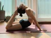 Làm đẹp - Trị đau cột sống và kiến tạo lưng ong với 3 động tác yoga