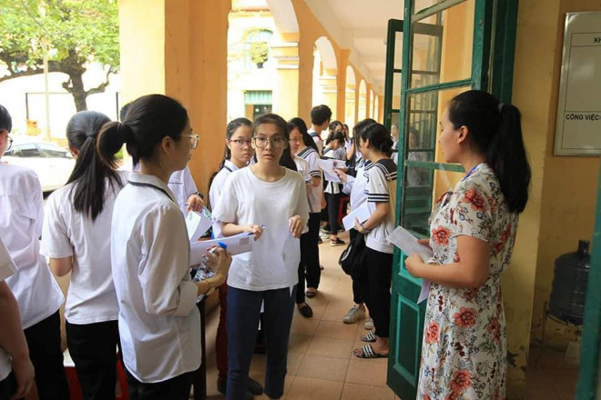 Tình hình dịch bệnh COVID-19 ảnh hưởng nhiều tới lịch thi của học sinh