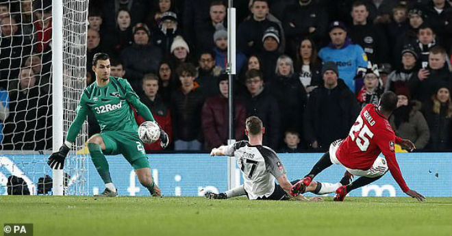 Trực tiếp bóng đá Derby County - MU: Rooney hụt siêu phẩm phút bù giờ (Hết giờ) - 1