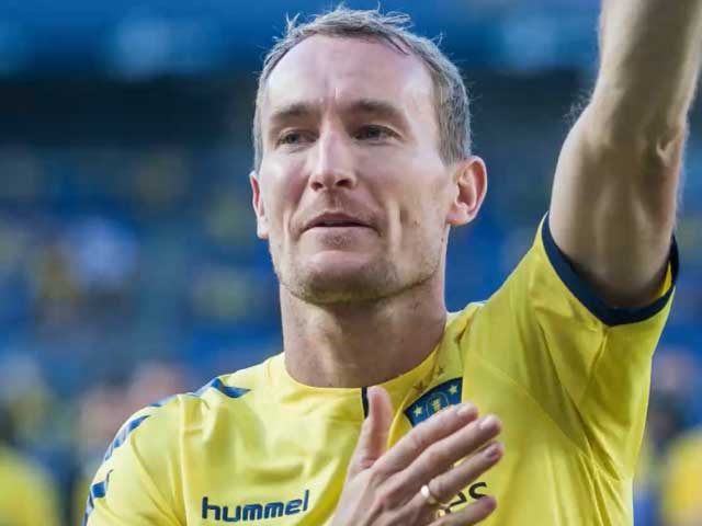 Bóng đá - Cựu cầu thủ từng đá World Cup nhiễm Covid-19: Cách ly gấp 16 người