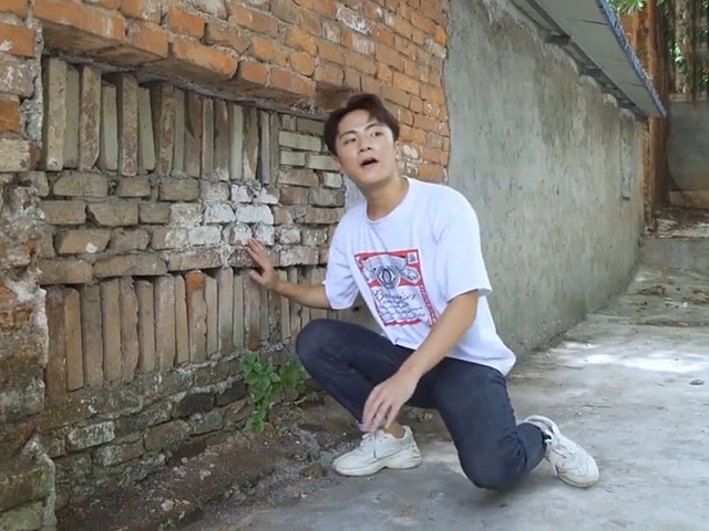 Video Clip Cười - Trộm tiền của người ăn xin, chàng trai nhận "quả báo" ngay lập tức