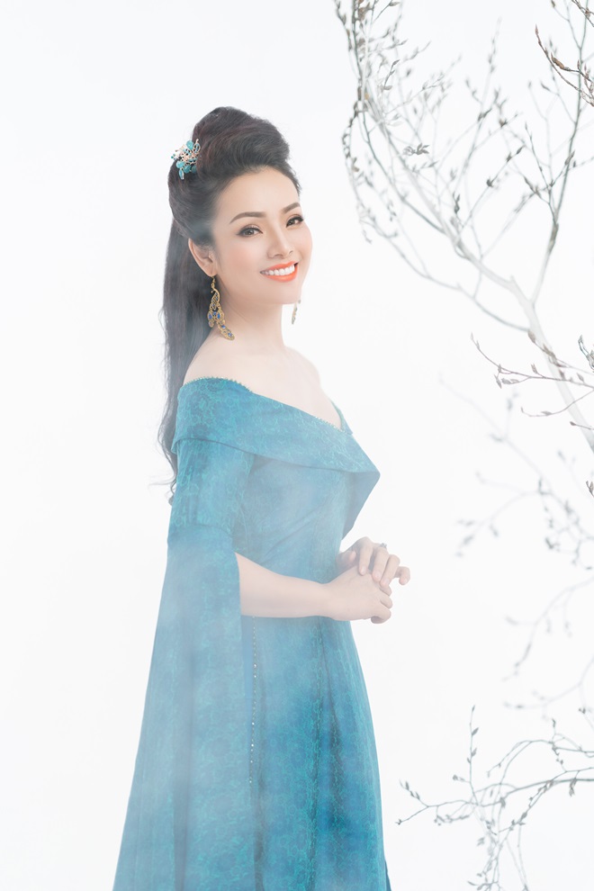 Tân Nhàn khiến người nghe “Chơi vơi” trong MV mừng 8/3 - 12