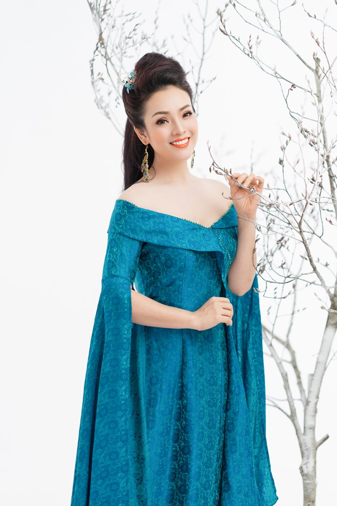 Tân Nhàn khiến người nghe “Chơi vơi” trong MV mừng 8/3 - 13