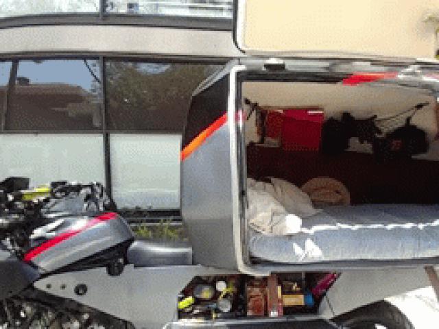 Xe máy - Xe đạp - Môtô thiết kế giường nằm, khoang chứa lương thực khiến dân phượt mê