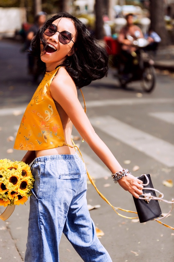 Hoàng Thùy Linh có phải "mỹ nhân áo yếm" gợi cảm nhất showbiz Việt? - 4