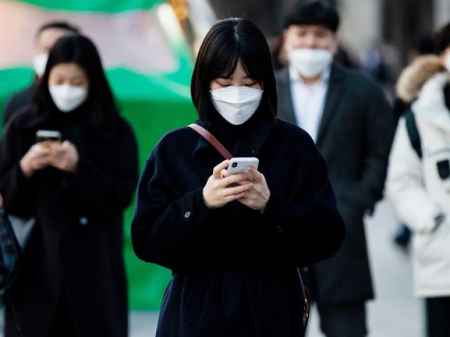 Thế giới - Covid-19: Dân Hàn Quốc sợ dịch nhưng còn sợ một thứ hơn nhiều