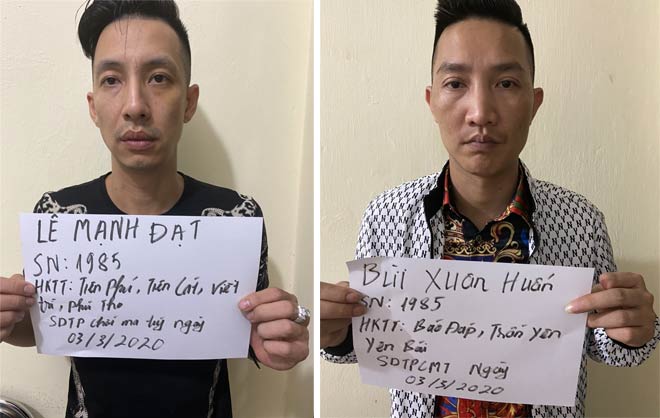 Bùi Xuân Huấn và Lê Mạnh Đạt tại trụ sở công an