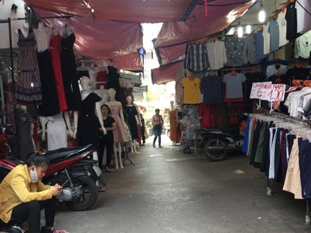 Thị trường - Tiêu dùng - “Thiên đường mua sắm” của sinh viên Hà Nội vắng vẻ, đìu hiu chưa từng thấy.