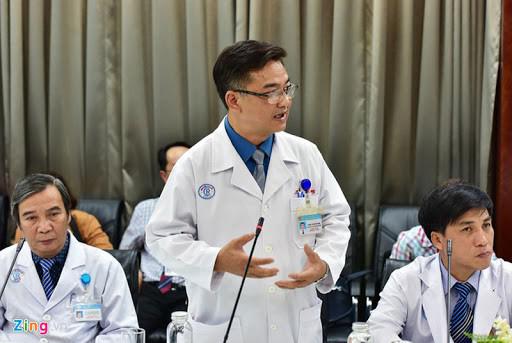 TS-BS Lê Quốc Hùng - người góp công lớn trong điều trị thành công 2 cha con người Vũ Hán nhiễm Covid-19 ở Bệnh viện Chợ Rẫy.