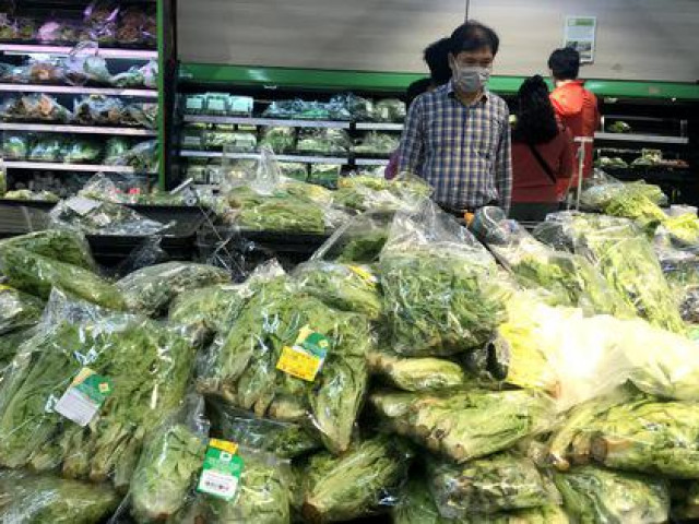 Từ chợ truyền thống đến siêu thị ở Hà Nội: Hàng hóa chất đầy quầy, kệ