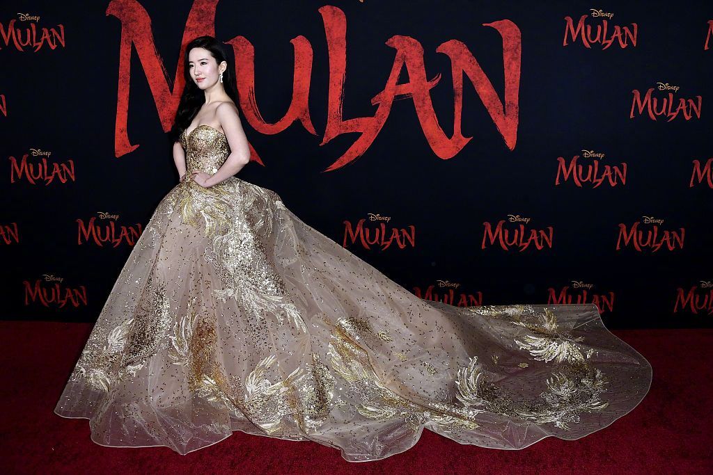 Lưu Diệc Phi trong sự kiện ra mắt bộ phim "Mulan" tại Mỹ.