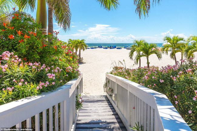 Saint Pete, Mỹ: Nằm ở bang Florida, Saint Pete được bình chọn là bãi biển đẹp nhất nước Mỹ và thứ năm trên thế giới vào năm 2012.
