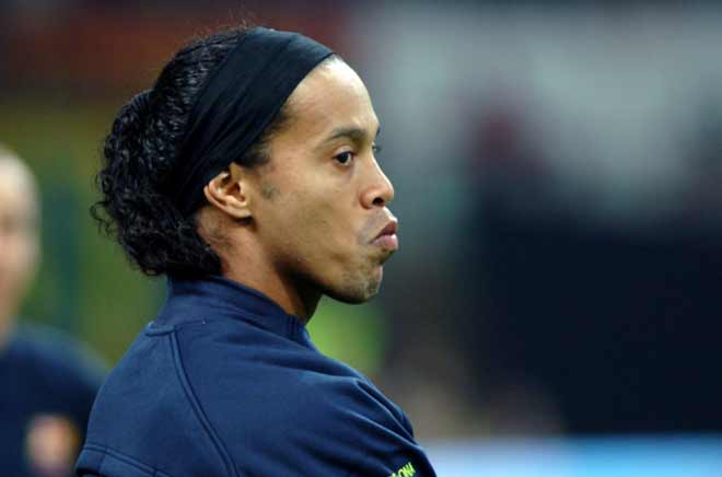 Ronaldinho bị đòi bồi thường khoảng 1500 tỷ đồng vì dính líu đường dây bán hàng đa cấp
