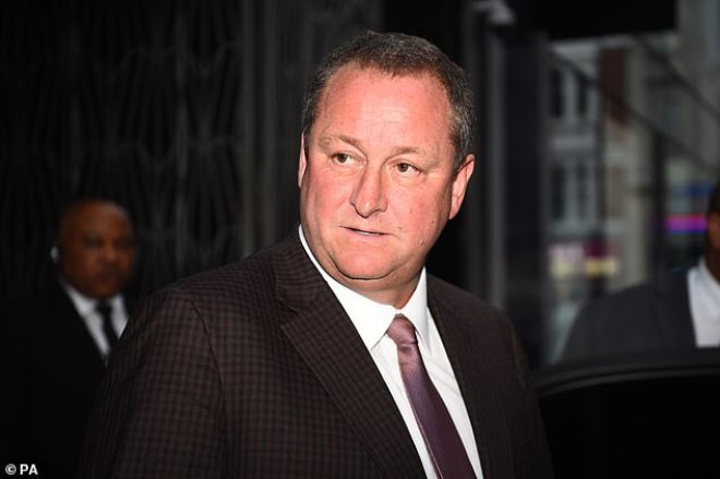 Mike Ashley muốn bán Newcastle với giá khoảng 450 triệu USD
