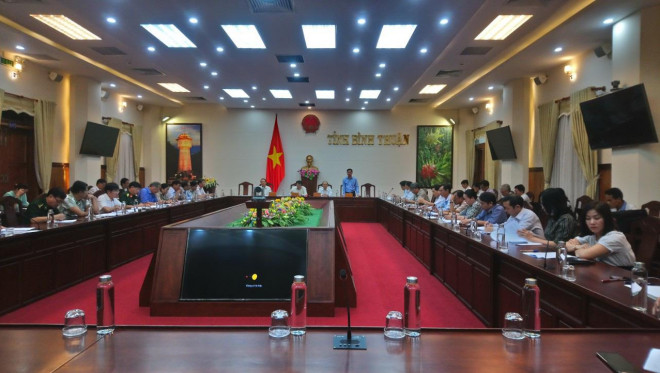Cuộc họp khẩn đối phó với dịch Covid-19 ở tỉnh Bình Thuận tối 10-3