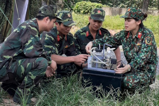 Bóng hồng duy nhất trong 10 Gương mặt trẻ tiêu biểu toàn quân là ai? - 2