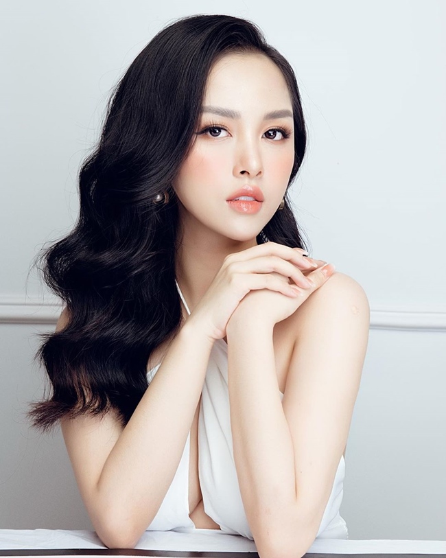 Chị dâu Bảo Thy lớn lên trong một gia đình giàu có với truyền thống kinh doanh ở TP. HCM. Năm 2013, Trang Pilla giành giải Ngôi sao tài năng trong cuộc thi Ngôi sao thời trang.