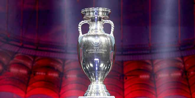 Tin HOT bóng đá trưa 12/3: UEFA định dời Euro sang 2021 - 1