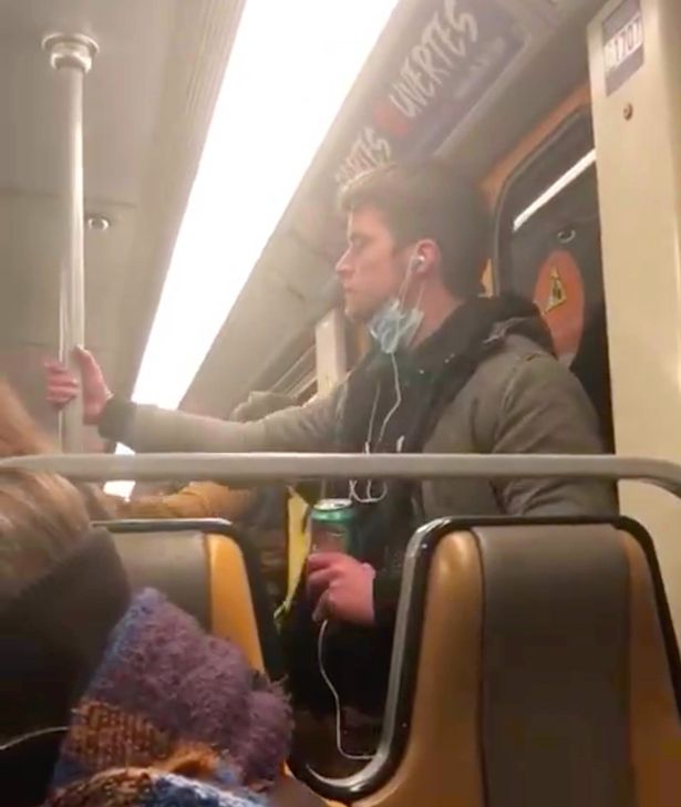 Không rõ người đàn ông hành động vô ý hay cố tình.