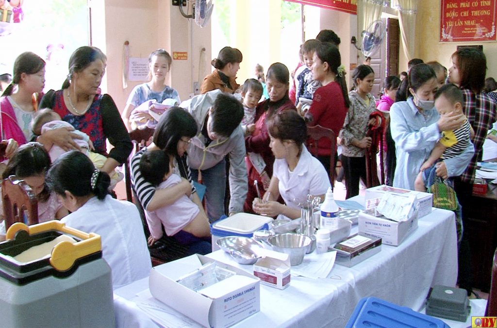 Bệnh viện tuyến Trung ương duy nhất thực tiêm chủng mở rộng miễn phí cho phụ nữ, trẻ em - 1