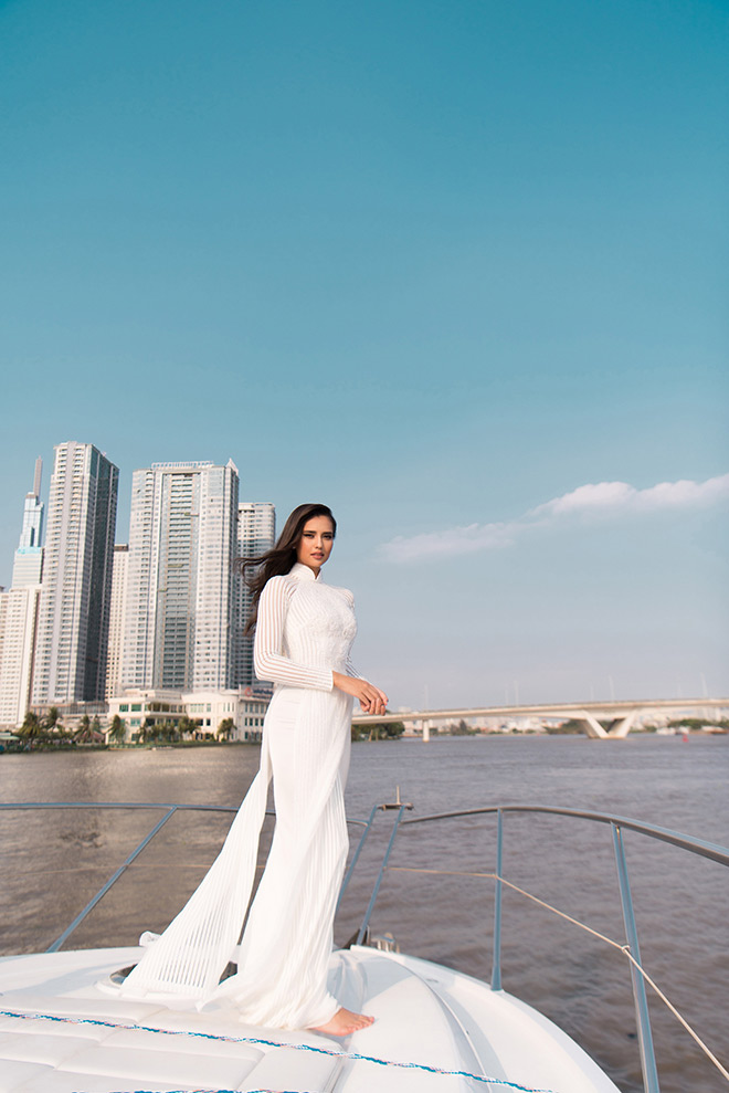 Hai mỹ nhân trên du thuyền triệu đô ngắm Sài thành là ai? - 6