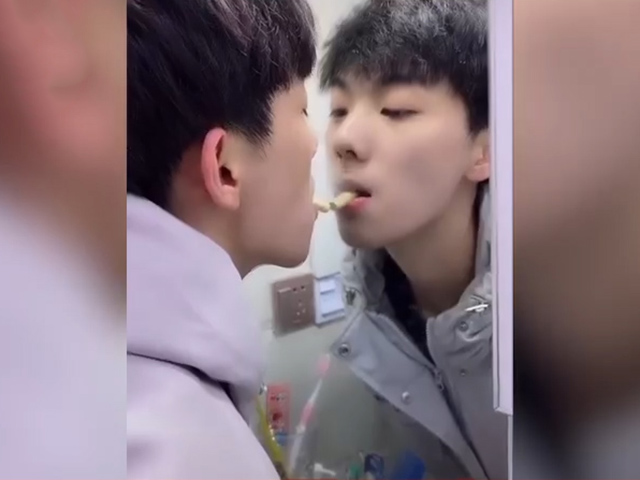 Video Clip Cười - Khó hiểu với những hành động kỳ quái của nhân loại