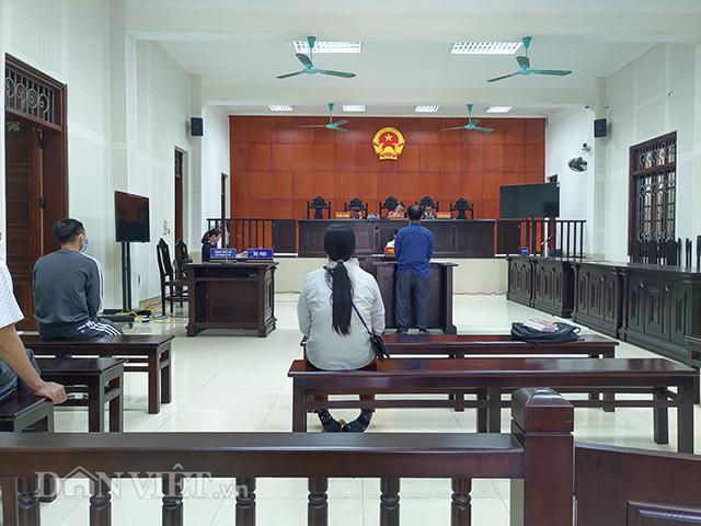 TAND Quảng Ninh tuyên 15 tháng tù treo đối với bị&nbsp;cáo Nguyễn Văn Dục, người thực hiện hành vi đánh chết 14 con lợn rừng.