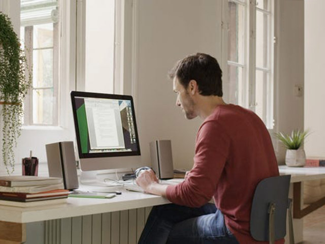 Công nghệ thông tin - Người thu nhập thấp ở Mỹ được dùng mạng tốc độ cao nhờ... Covid-19