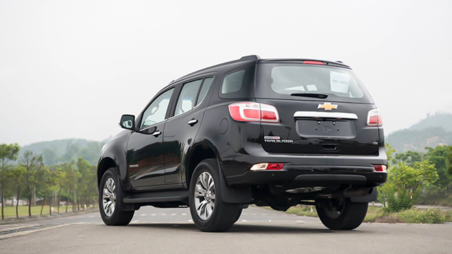 Chevrolet Trailblazer LTZ giảm giá gần 400 triệu - 4