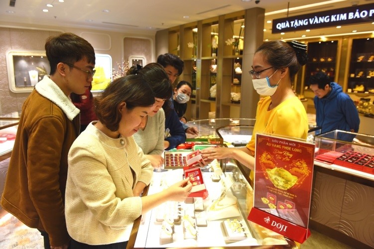 Giá vàng lại đảo chiều giảm mạnh