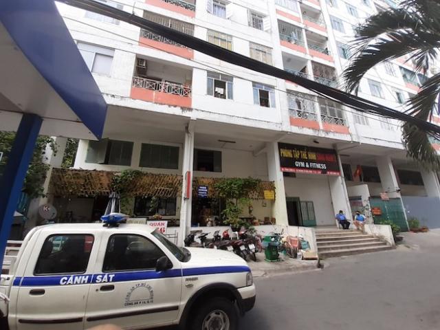 Tin tức trong ngày - Bên trong chung cư Hòa Bình - nơi bị phong tỏa do có người nhiễm Covid-19