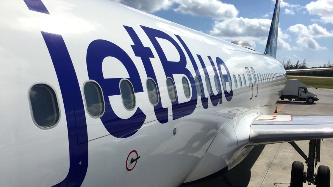 Hãng hàng không Jetblue cấm vĩnh viễn một hành khách nhiễm Covid-19 không chịu khai báo (Ảnh:iStock)&nbsp;