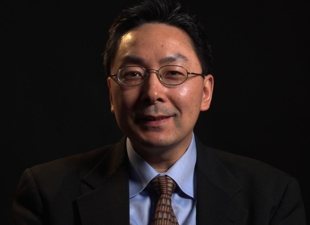 Ông Yanzhong Huang.